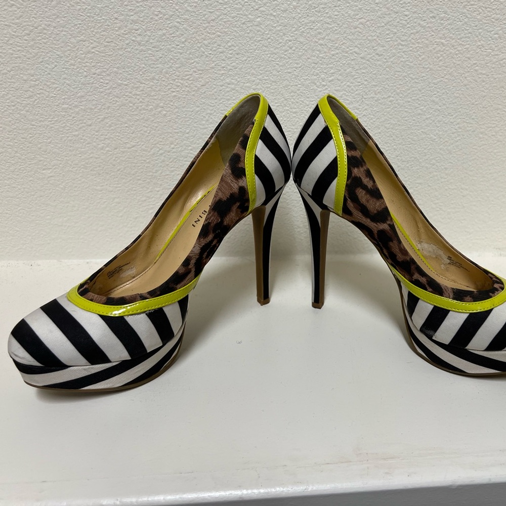 Black and white striped heels, Gianni Bini, size 9